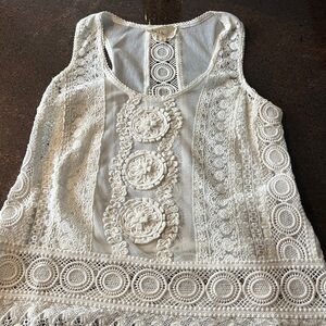 Elegant White Lace Sleeveless Top